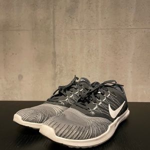 Black and white Nike gym shoes size 8